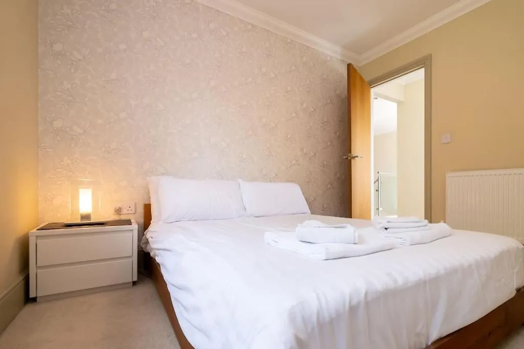 Vakantiehuis Stunning 5-Bed 3-Bath House Close To The Sea! Hove