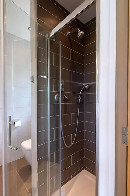 Vakantiehuis Stunning 5-Bed 3-Bath House Close To The Sea! Hove