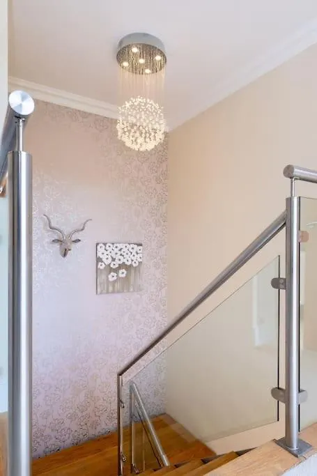 Vakantiehuis Stunning 5-Bed 3-Bath House Close To The Sea! Hove