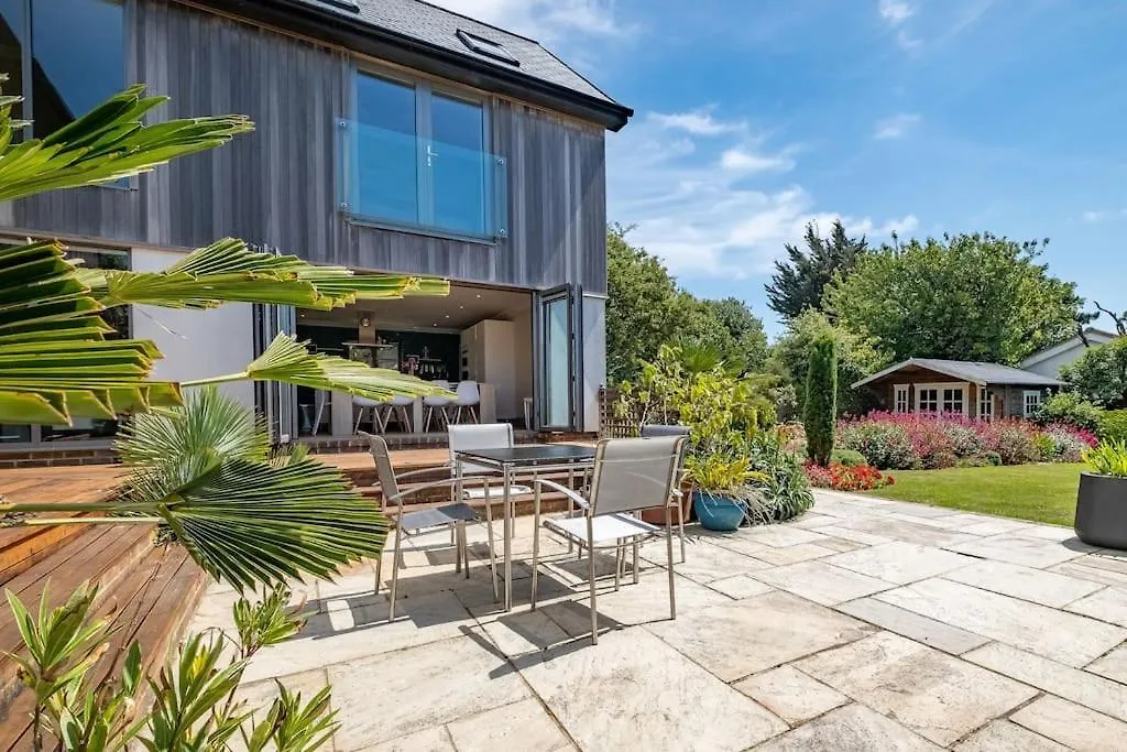 Stunning 5-Bed 3-Bath House Close To The Sea! Hove 0*,