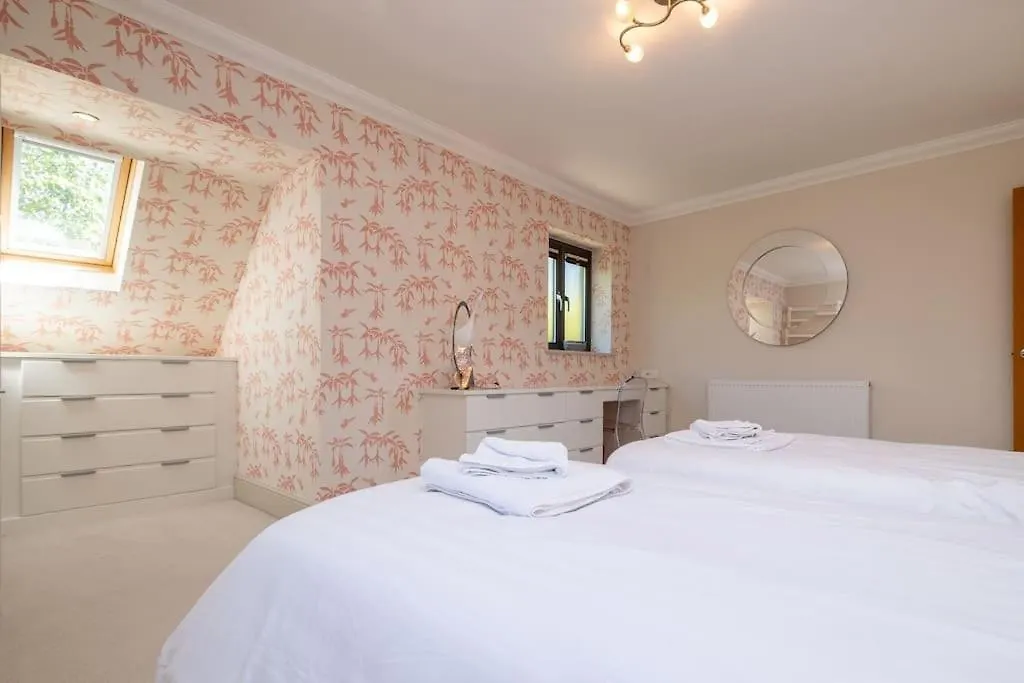 Stunning 5-Bed 3-Bath House Close To The Sea! Hove 0*,  Verenigd Koninkrijk
